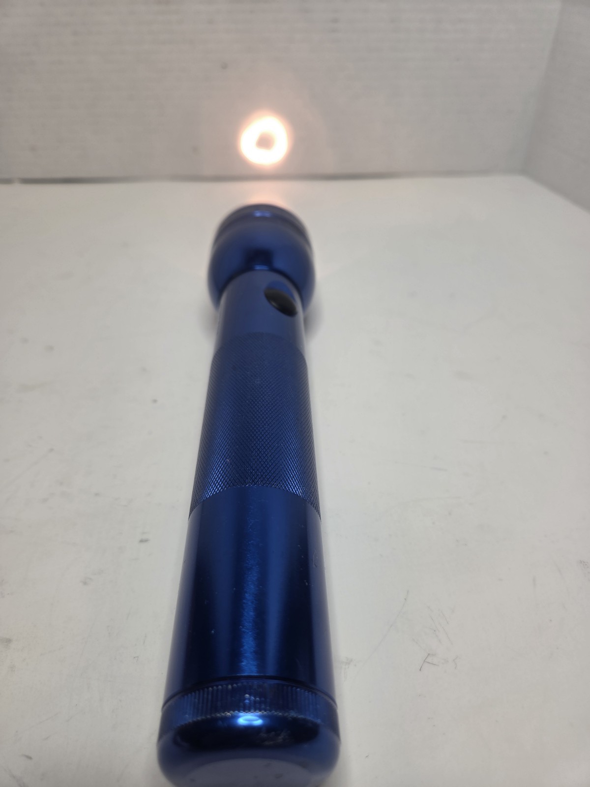 Mag-Lite Flashlight 10 Inch 2-D Metallic Blue Works