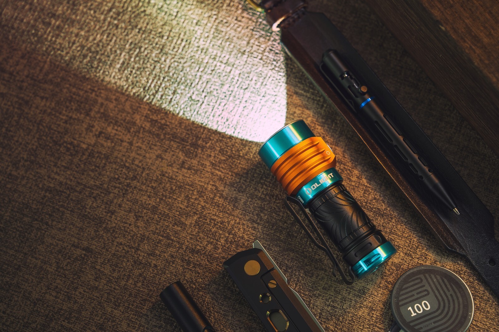 Olight Baton Turbo Roadster Flashlight, 510m Long-Range Beam, Black, 1000 Lumens