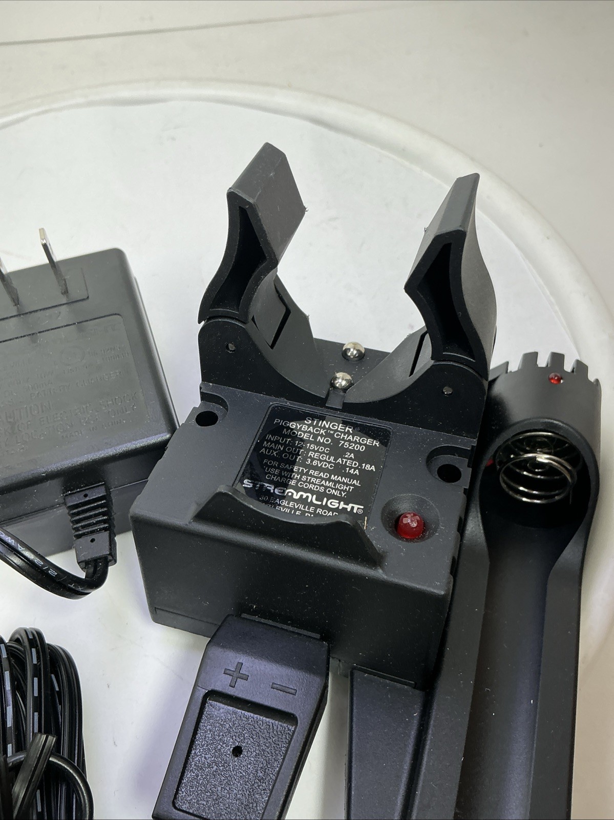 Stinger 75200 12v Streamlight Flashlight Charger (charger Only No Flashlight)