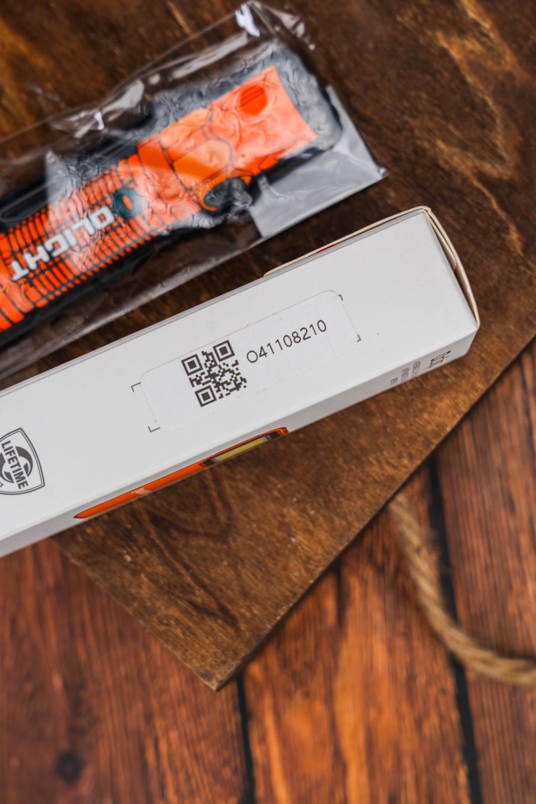 Olight Baton Turbo Orange & Oclip Orange Matching EDC Set + Patch
