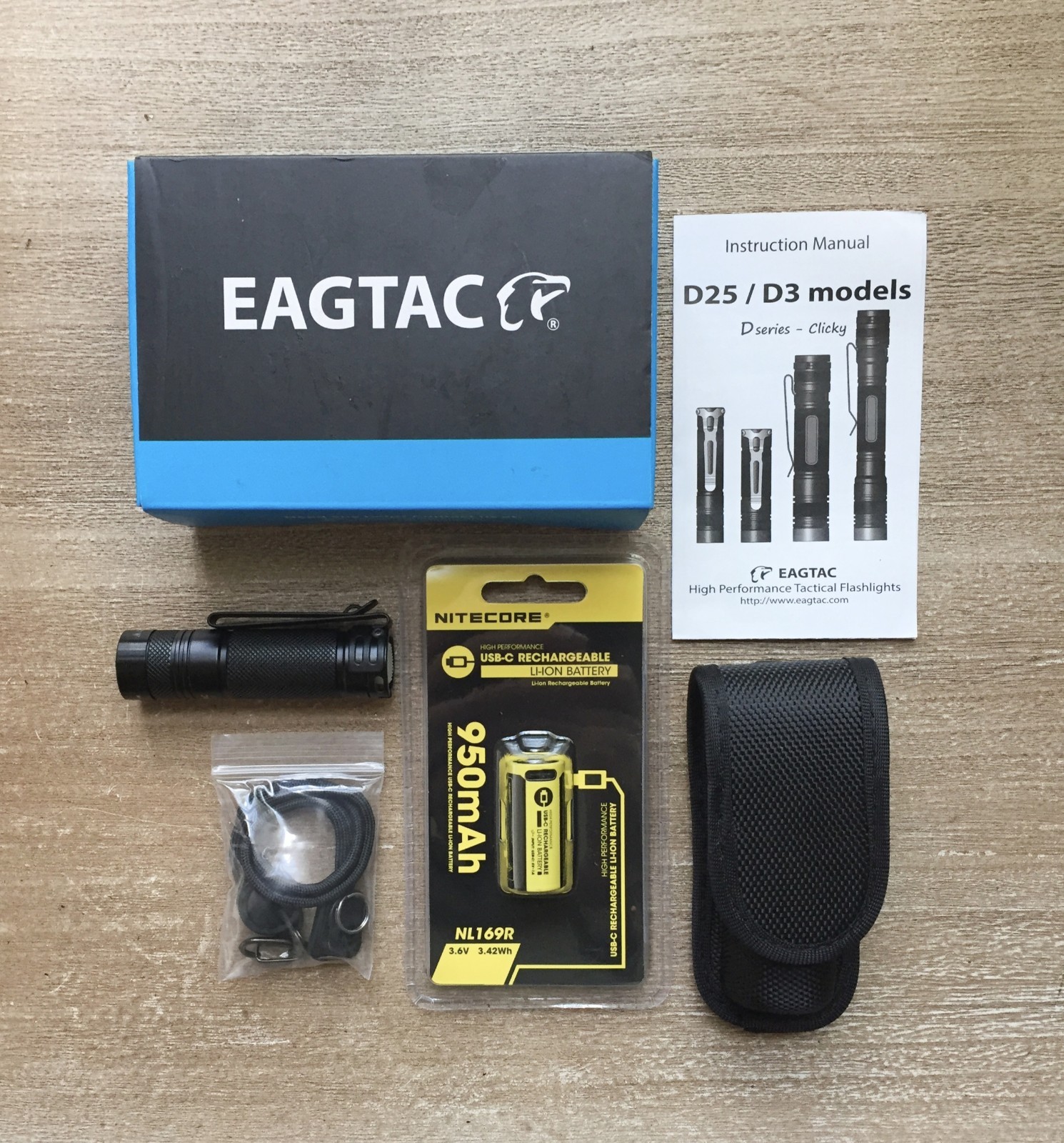 Eagtac D25C Clicky MKII Nichia 519A 5700K LED Flashlight Battery + Custom Extras