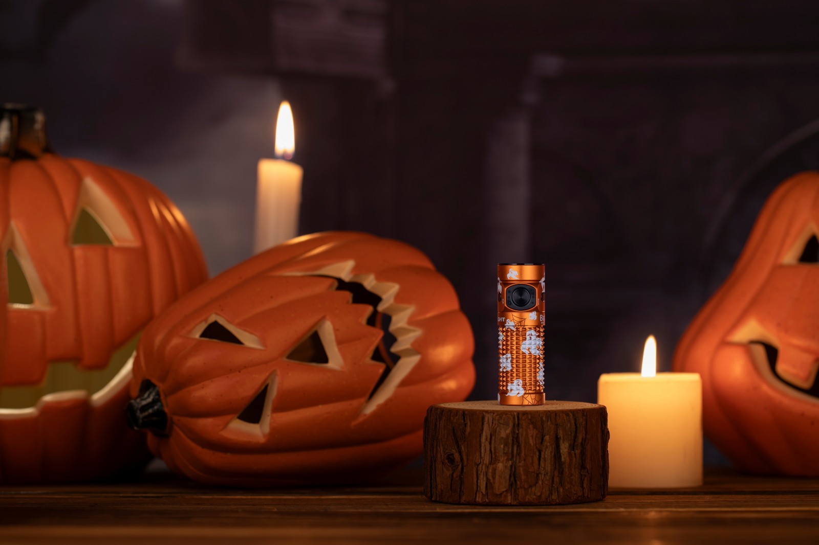 Olight Baton 4 Premium Spooky Web Flashlight W/Charging Case, 1300 Lumen