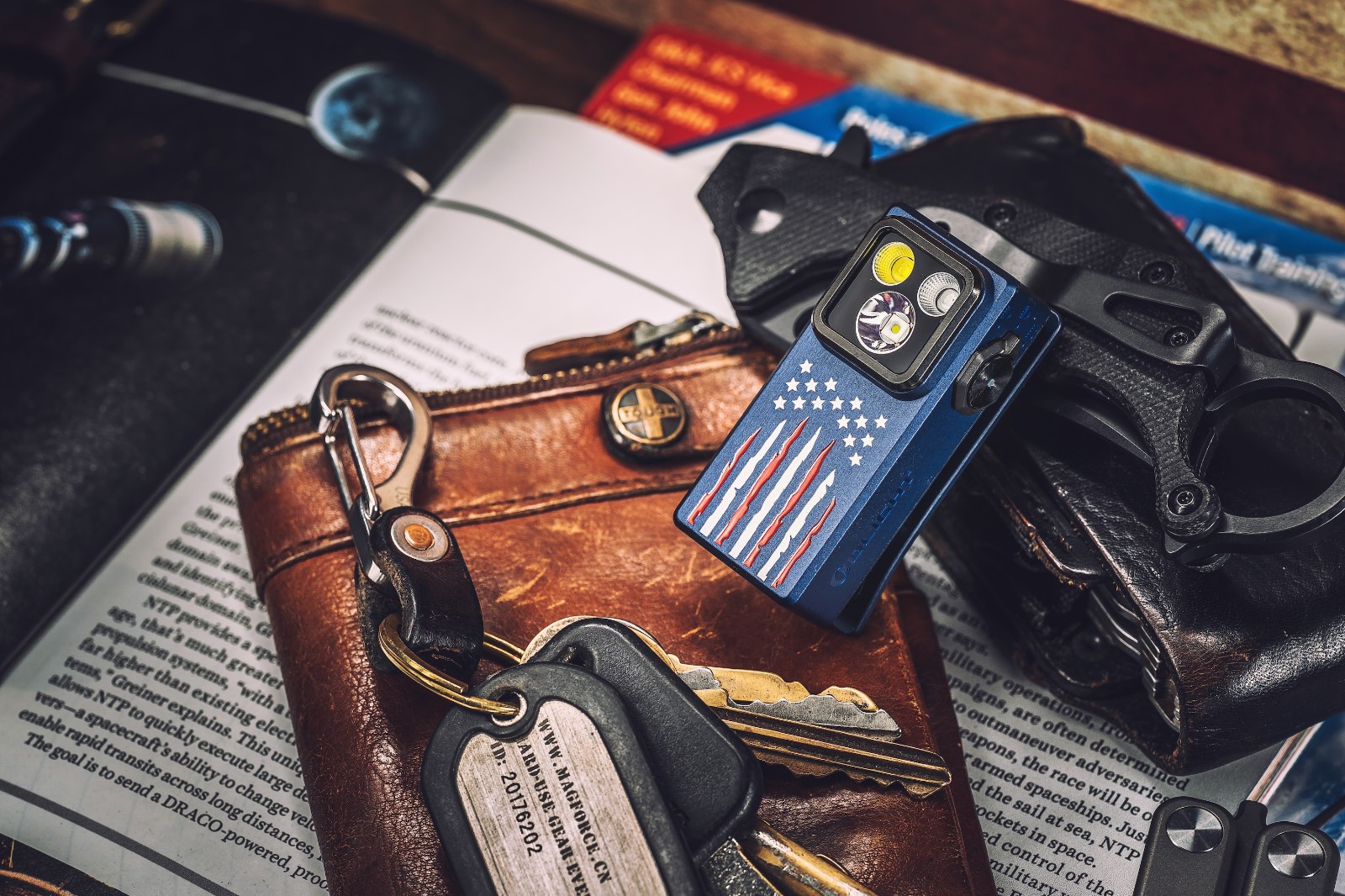 Olight Oclip Ultra Stars & Stripes Clip-On Light w/Oclip Headlamp Strap