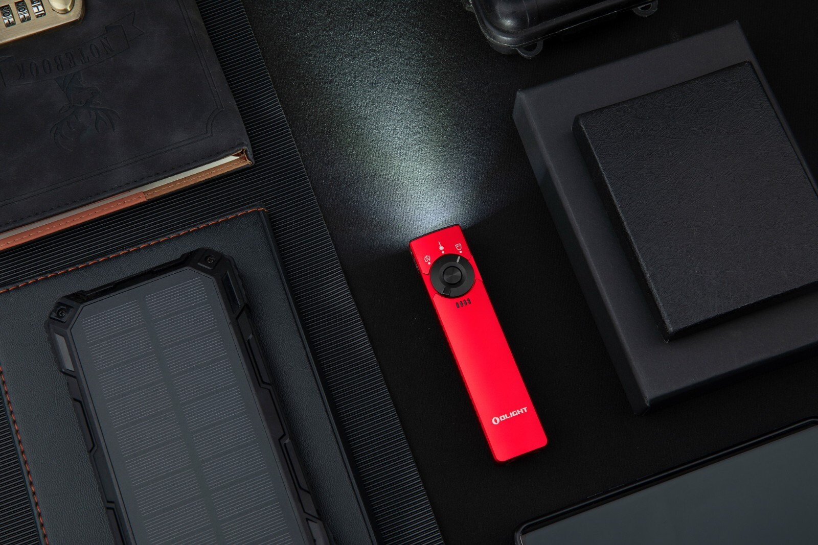 Olight Arkfeld Pro Red CW Flat EDC Flashlight, LED Light/Green Beam/UV, 1300 L