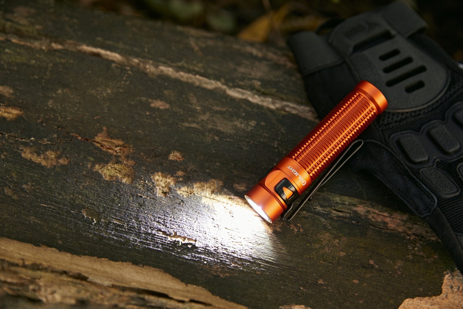 Olight Baton 3 Pro Orange Rechargeable Flashlight, 1500Lu, Cool White