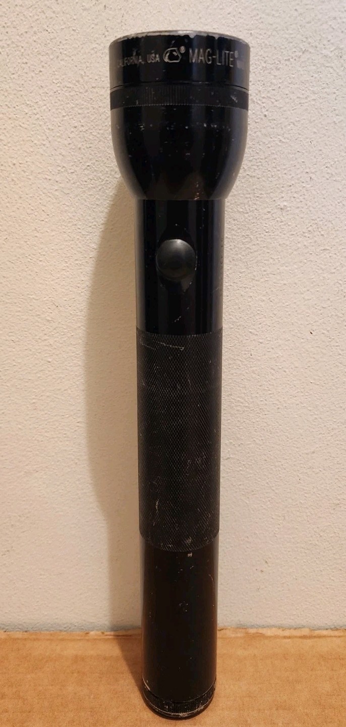Vintage MAG-LITE MAGLITE FLASH LIGHT 12 1/2 INCH 3D CELL Black Tested & Working