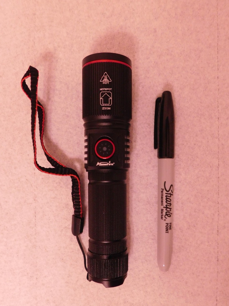 Alonefire SV96 : 20W power from included 21700 Battery. Can Zoom to BEAM -NEW-