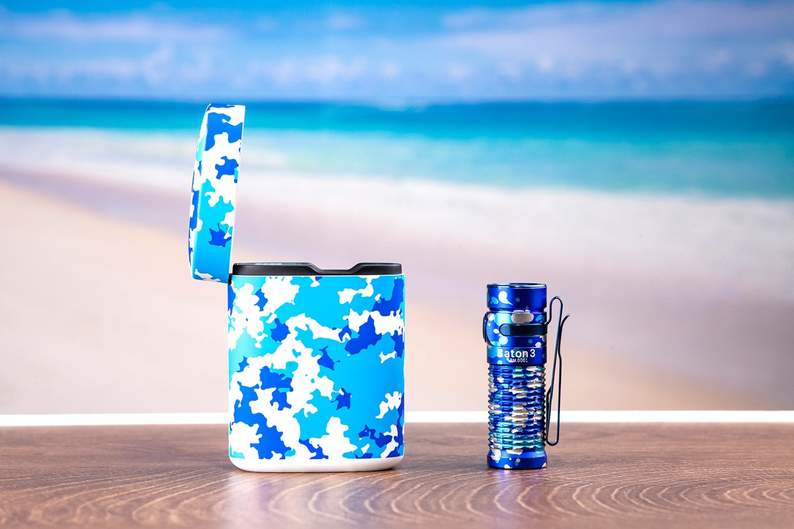 Olight Baton 3 Ocean Camouflage Premium, Portable Wireless Charger, 1200L, 166M
