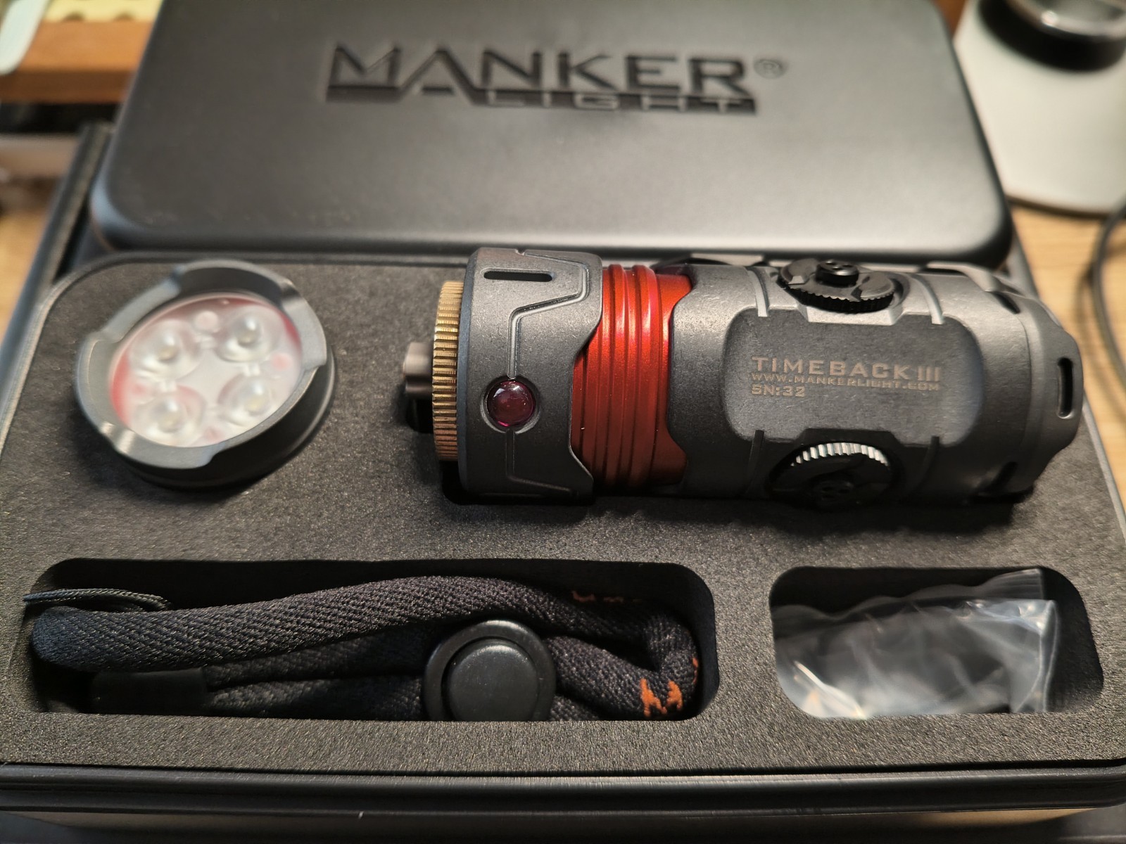 Manker Timeback III 3 Limited edition Flashlight 2500LM Zirconium+Red Titanium