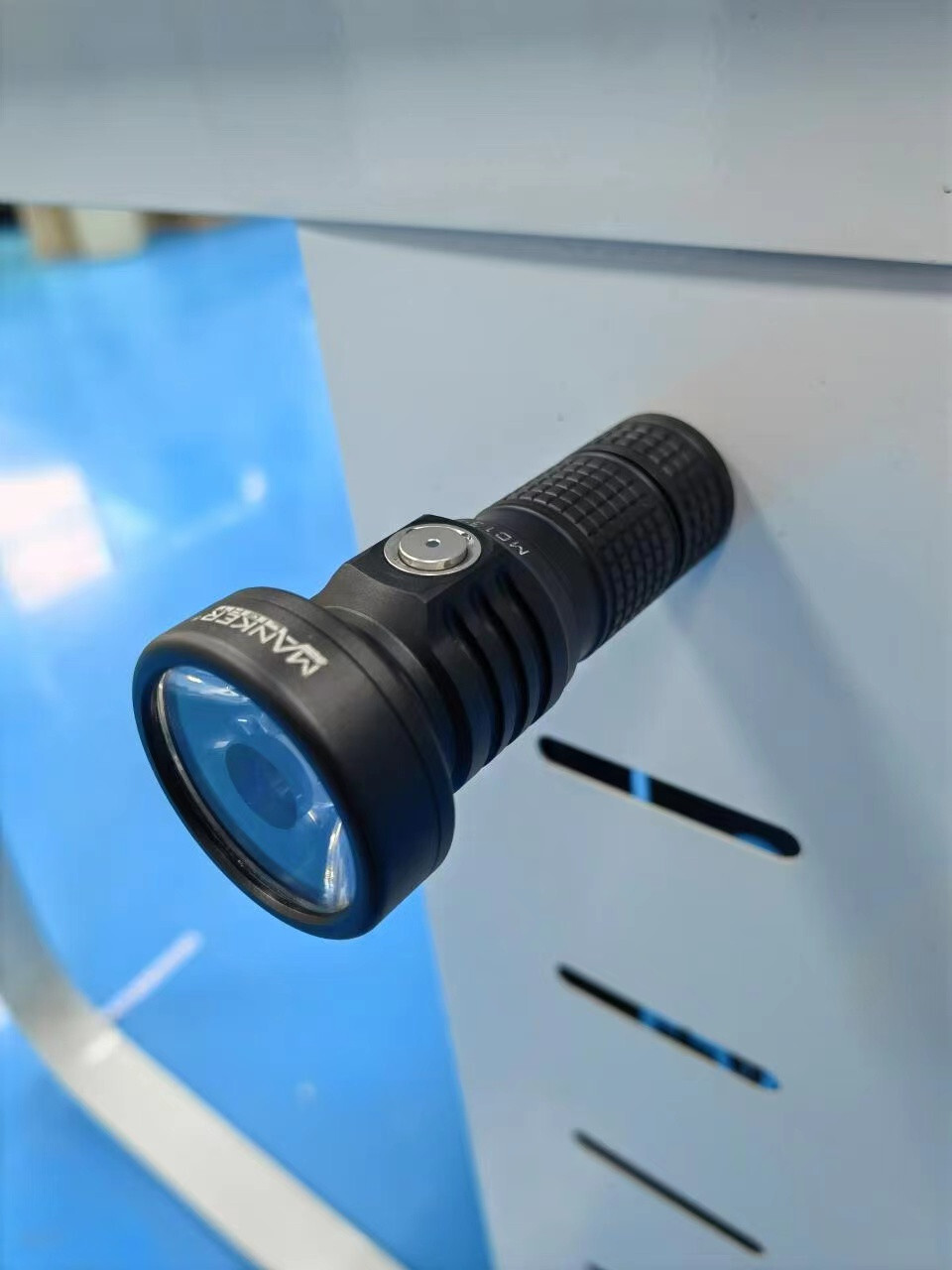 Mankerlight 2000 Lumen 600 Meter Mini EDC Flashlight USB C Rechargeable Black