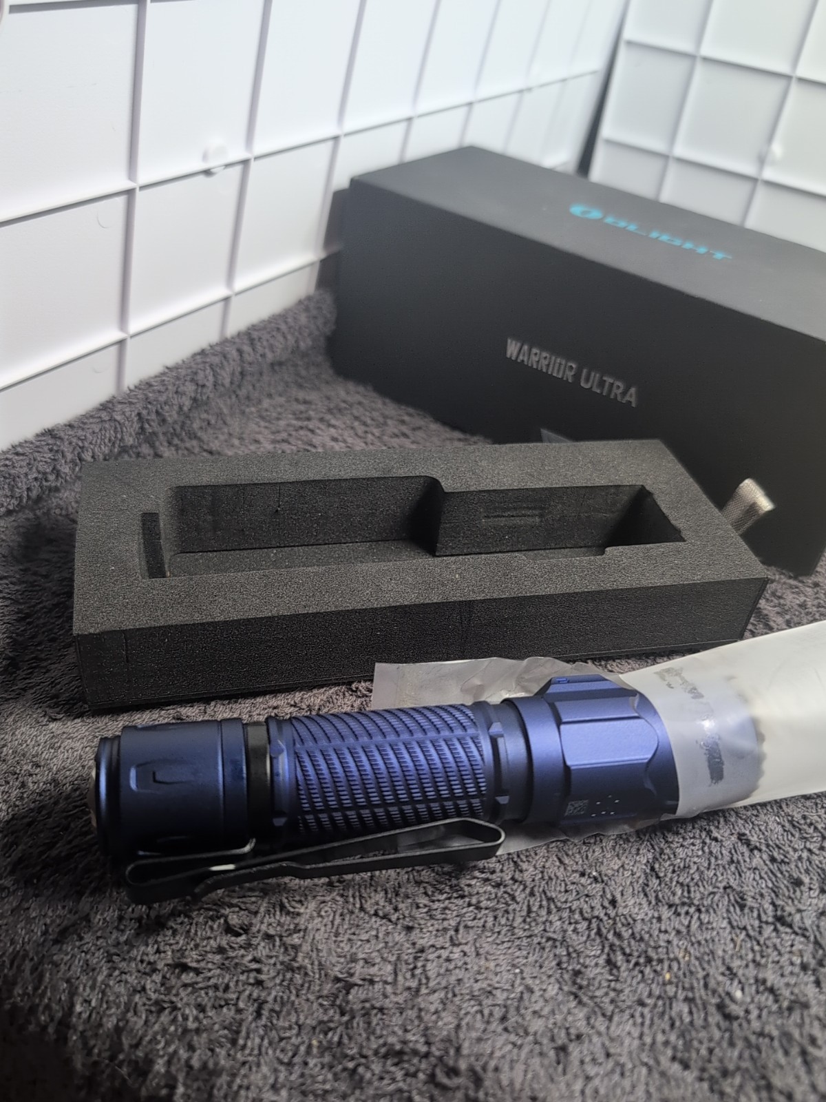 Olight Warrior Ultra Navy Blue2500 Lumens Tactical Flashlight W/ OAL Material