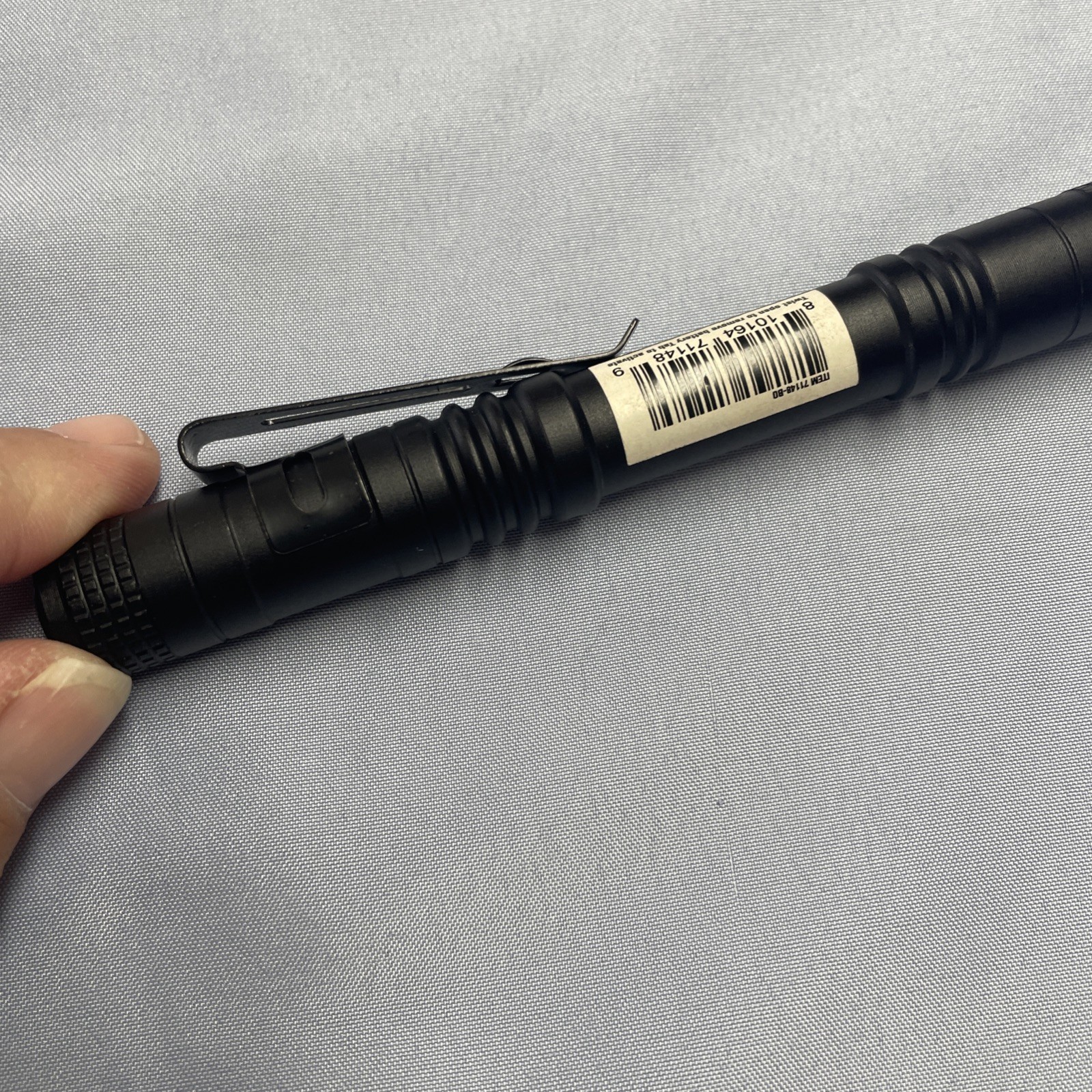 Bobcat 150 Lumen Flashlights w/ Pocket Clip. (Batteries included) New