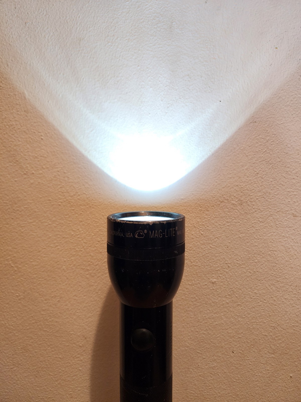 Vintage MAG-LITE MAGLITE FLASH LIGHT 12 1/2 INCH 3D CELL Black Tested & Working