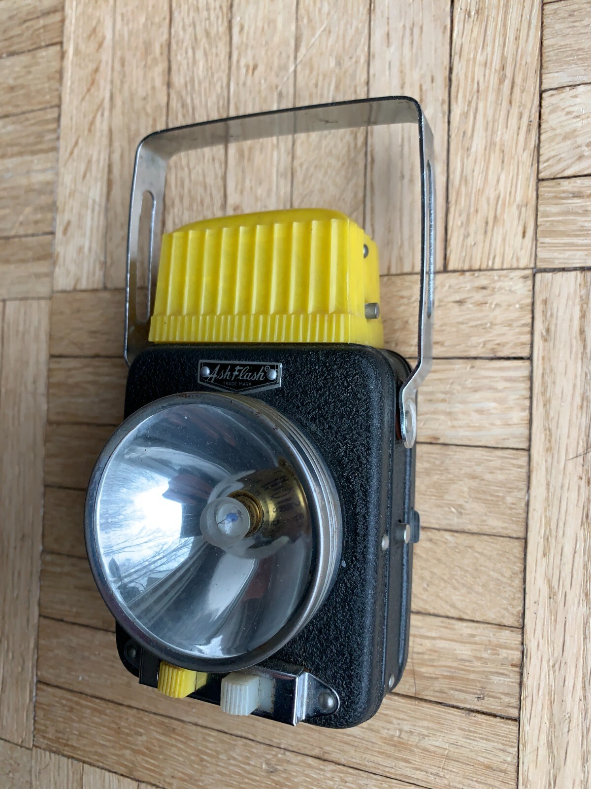 VINTAGE Ash Flash Lantern Style Flashlight Working