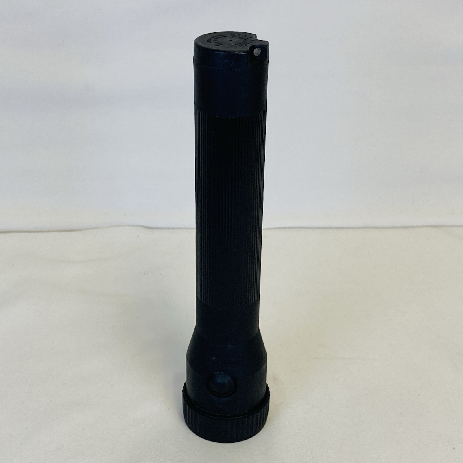 STREAMLIGHT Stinger Flashlight and 75100Charger/Wall Bracket – Tested and Works