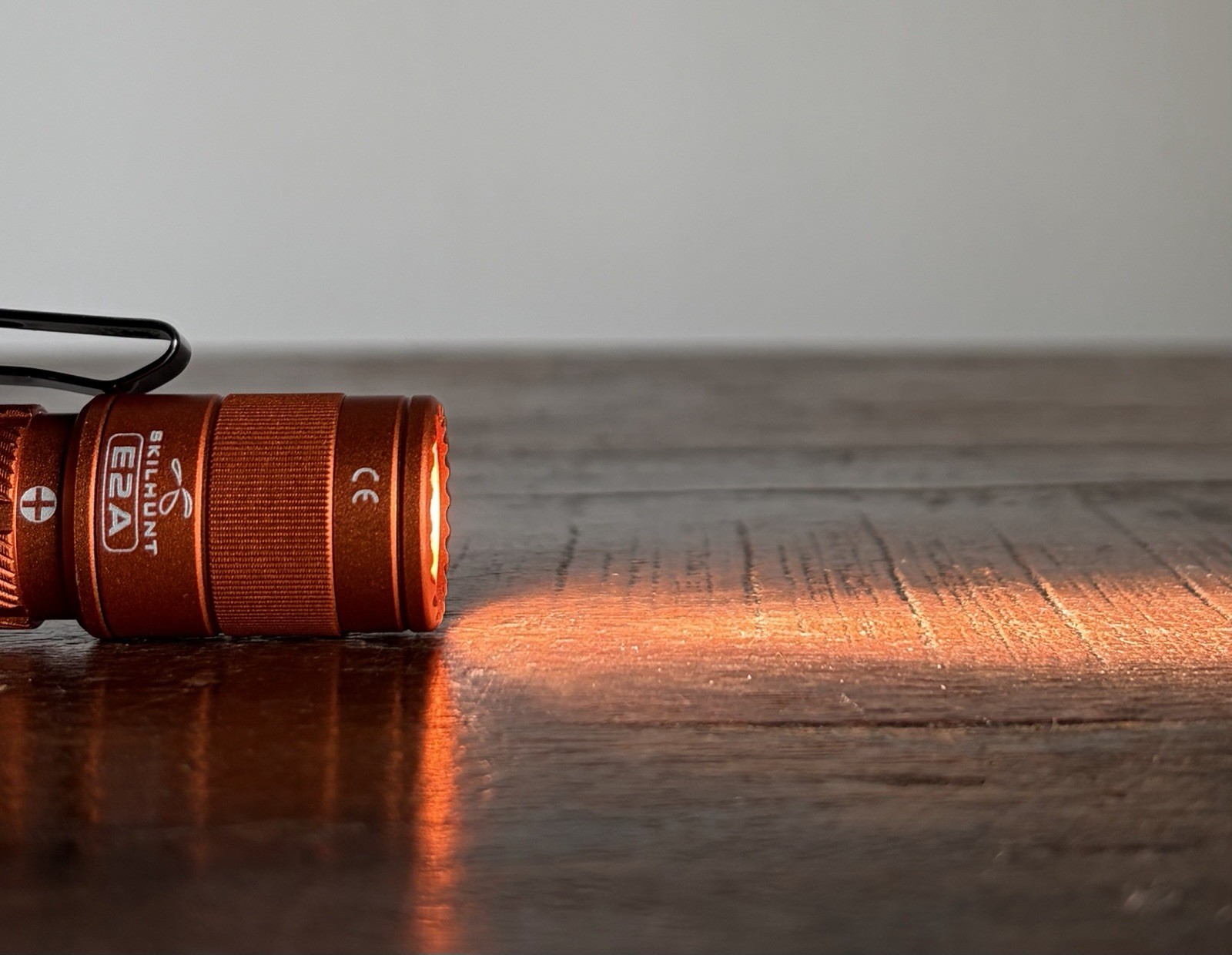 [USED] Skilhunt E2A LED Mini EDC Flashlight Lumens 14500 Orange Rare