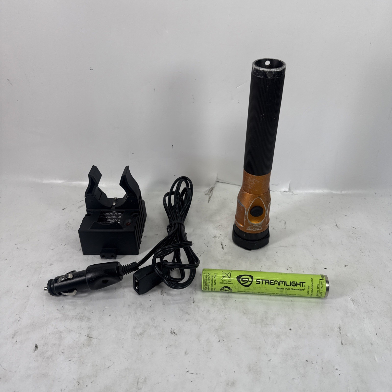 Streamlight Stinger LED Flashlight With Battery & Charger (Orange) | TESTED