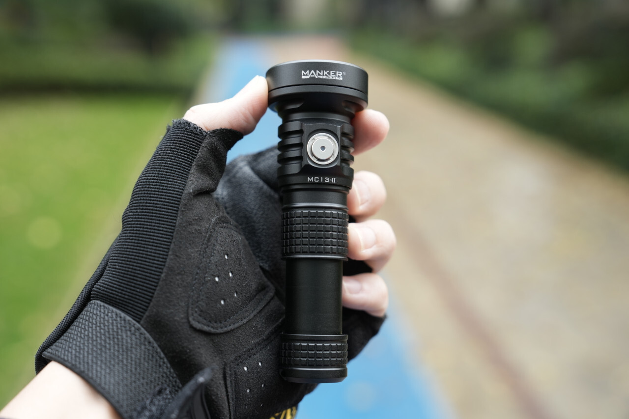 Mankerlight SFT40 LED 2000LM 600M USB C Rechargeable Flashlight TIR LENS Torch