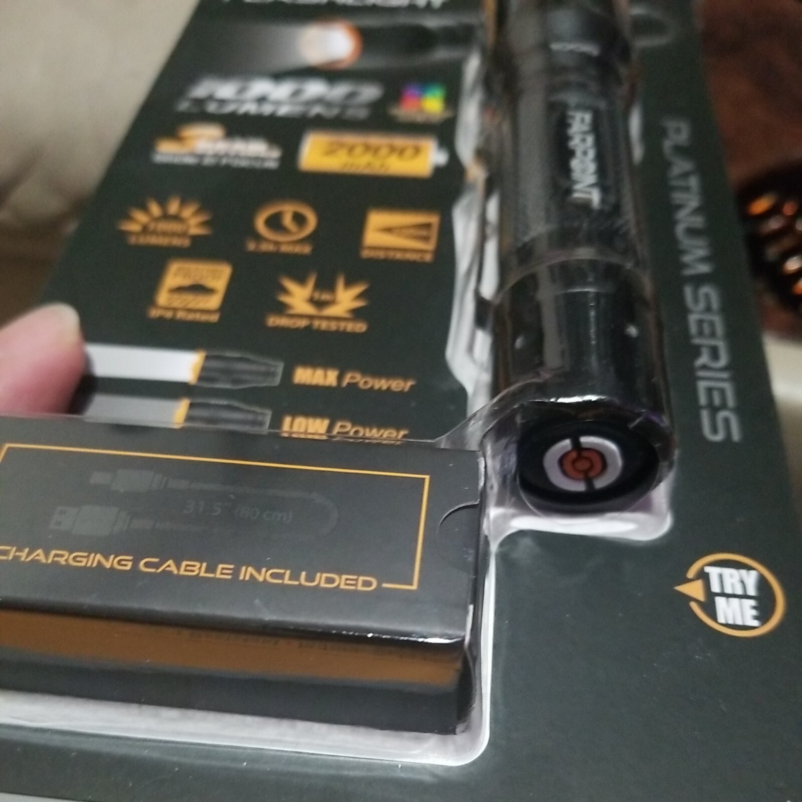 New sealed ! Farpoint COB TEC Rechargeable Flashlight- 1000 Lumens 2000mah