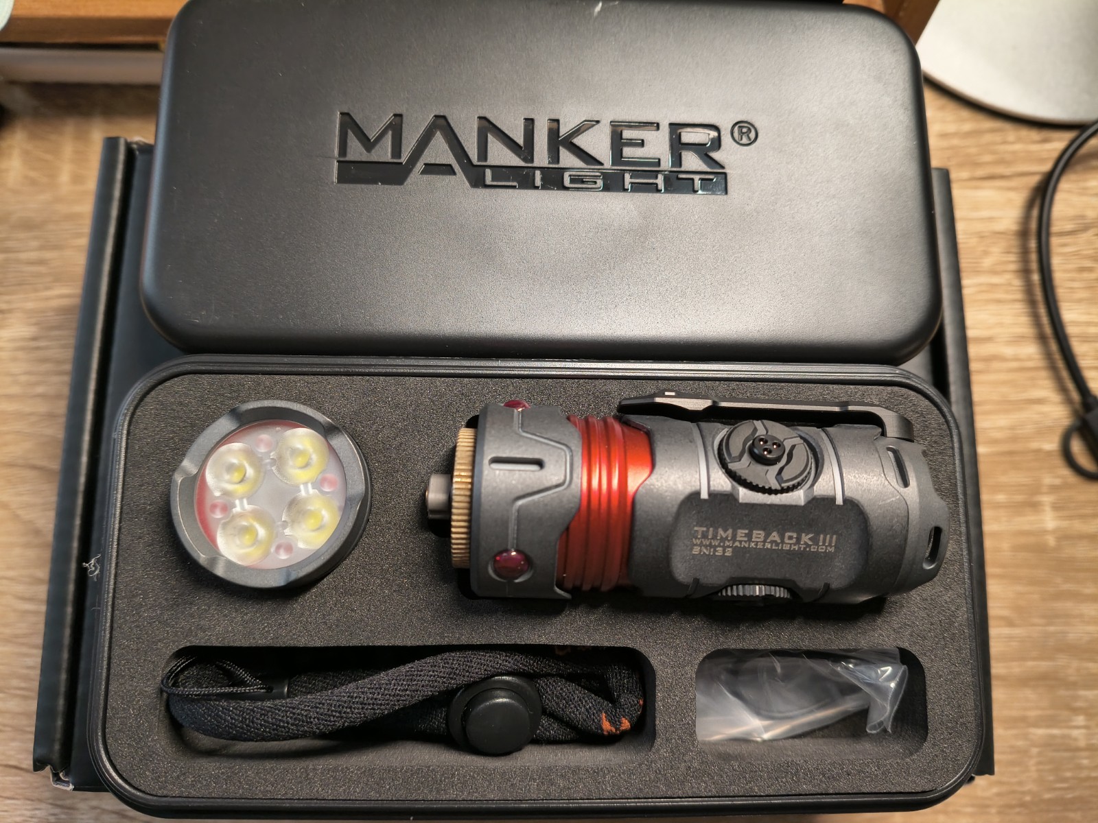 Manker Timeback III 3 Limited edition Flashlight 2500LM Zirconium+Red Titanium