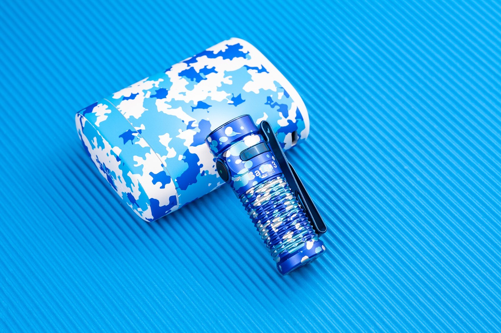 Olight Baton 3 Ocean Camouflage Premium, Portable Wireless Charger, 1200L, 166M