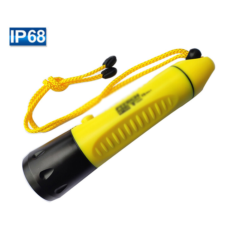 Fitech F8 Professional Diving Flashlight 100M 800 Lumens Rechargeable Torch