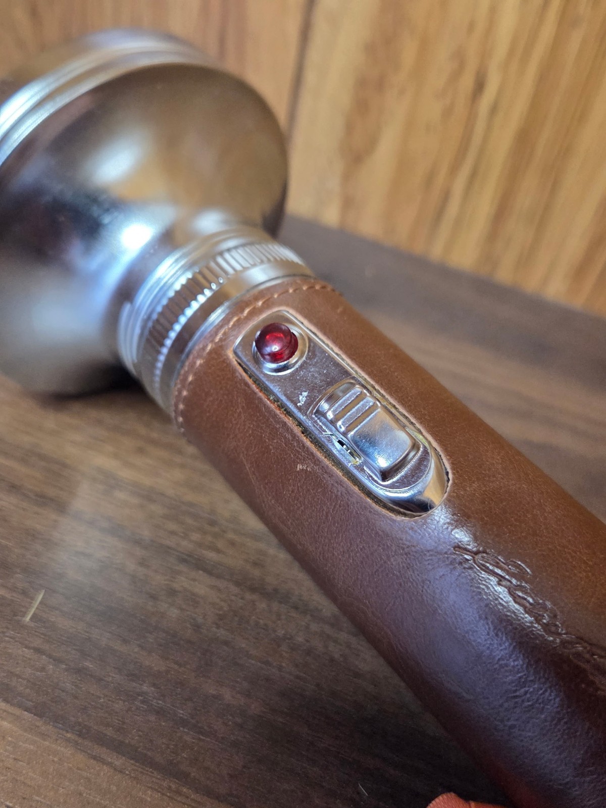 Eddie Bauer Classic Flashlight Working Tested Plastic Leather Handle Promotional