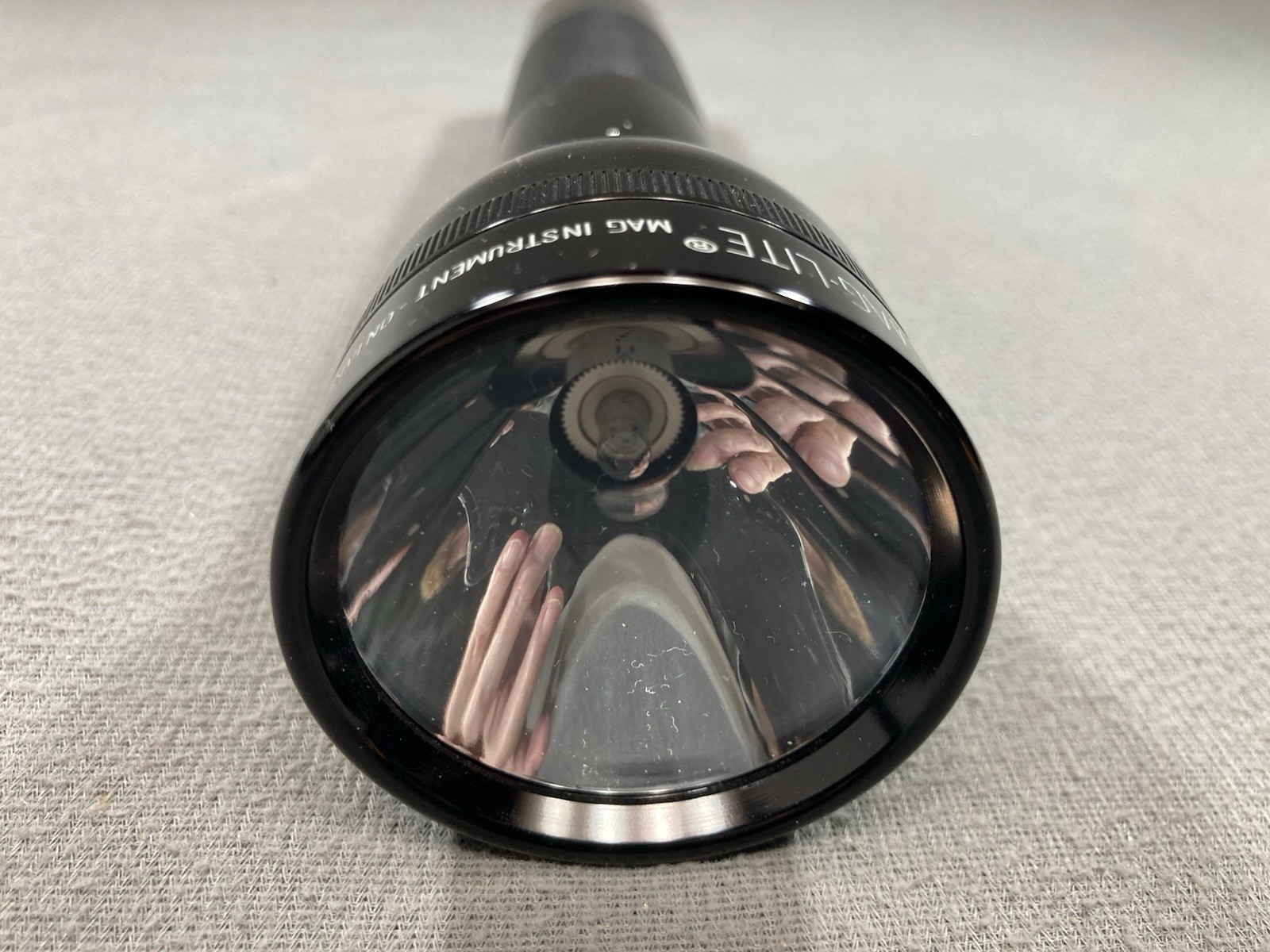 Mag Instrument Mag-Lite Maglite Flashlight SN D2036785768 2 D Batteries 10″