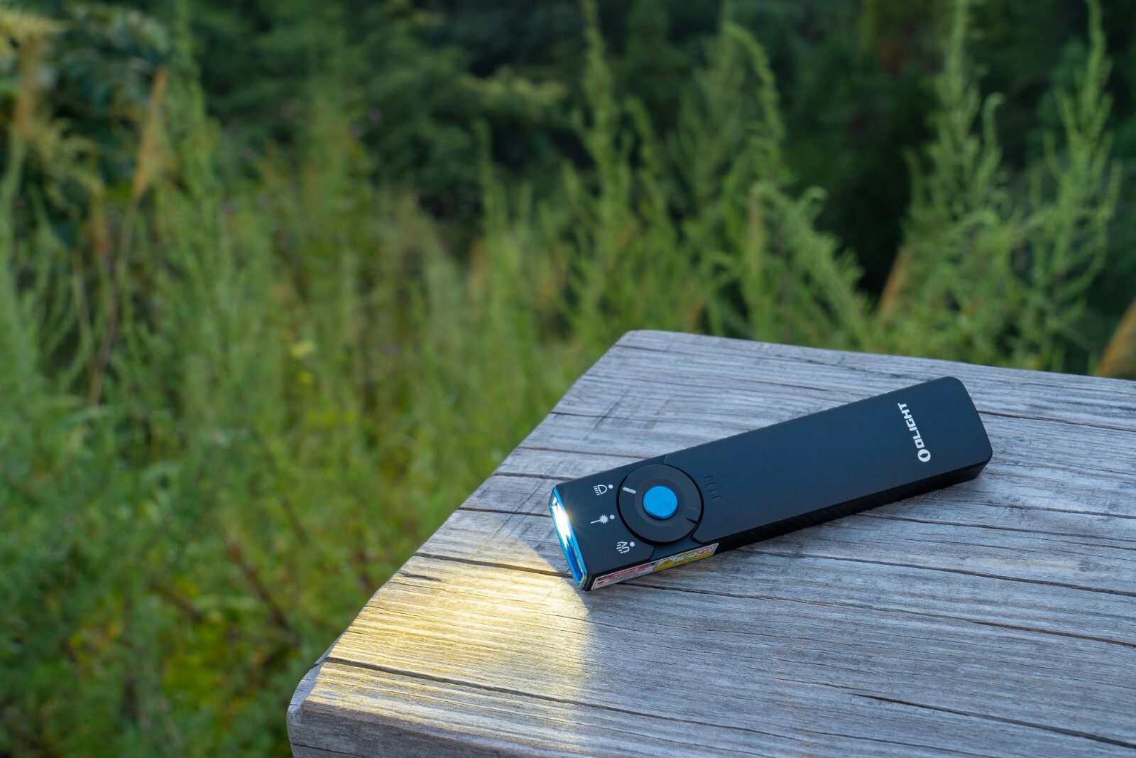 Olight Arkfeld Pro Black CW Flat EDC Flashlight, LED Light/Green Beam/UV, 1300 L