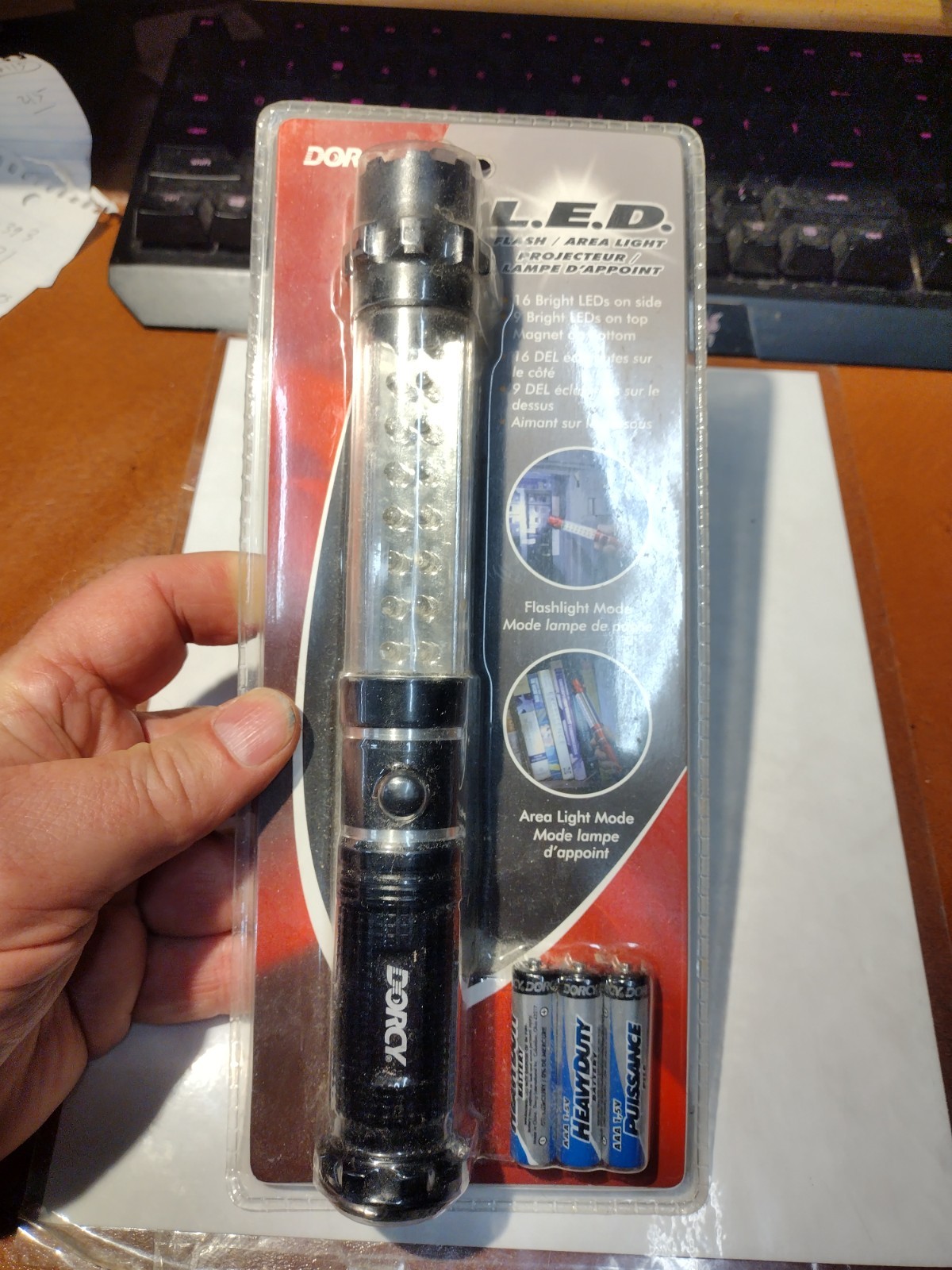 dorcy l.e.d. flash/area light 16 leds (new) with batteries sealed