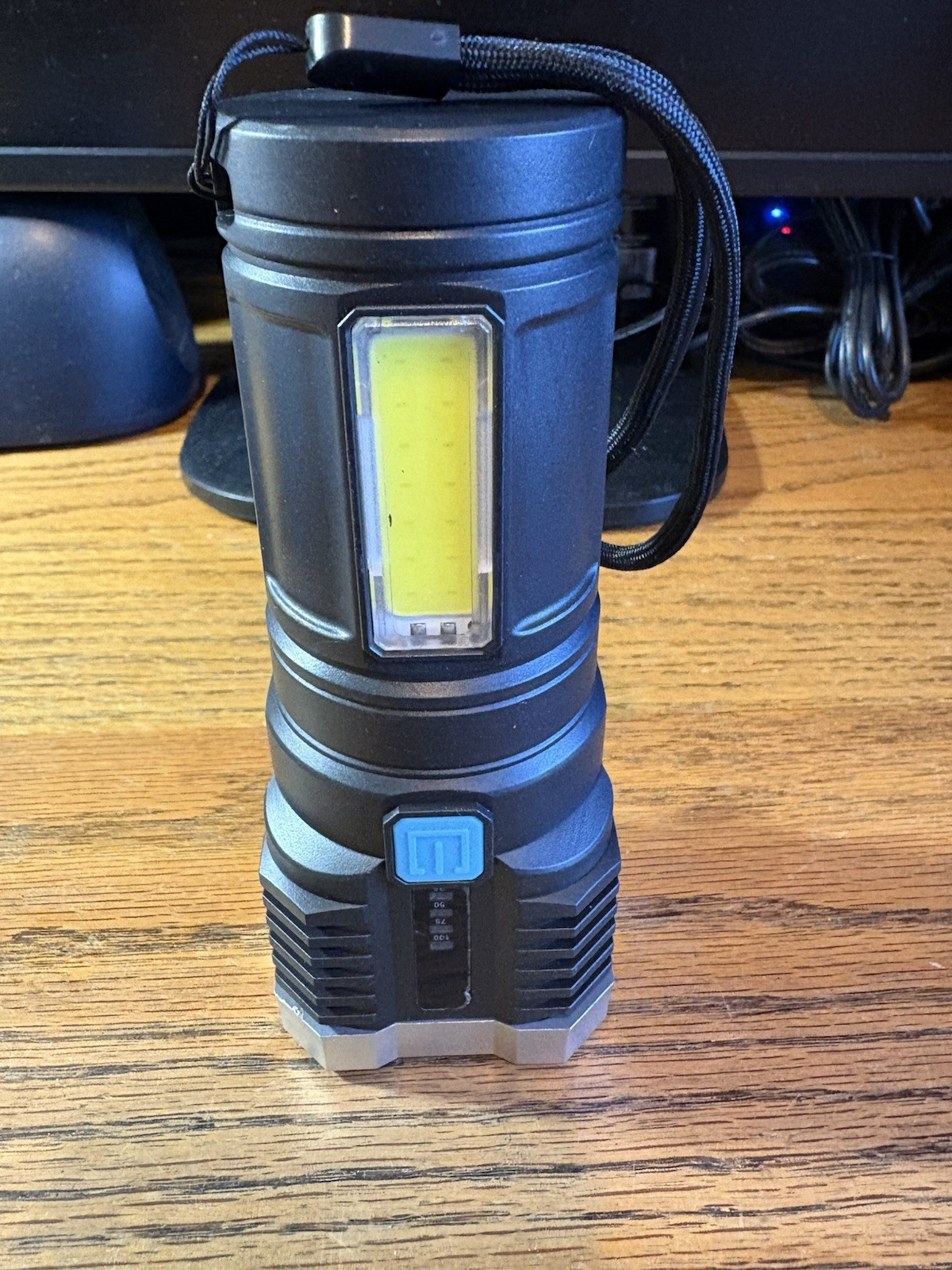 NEW Flashlight 5V Rechargeable Adjustable Brightness L-S03 USB Charge.