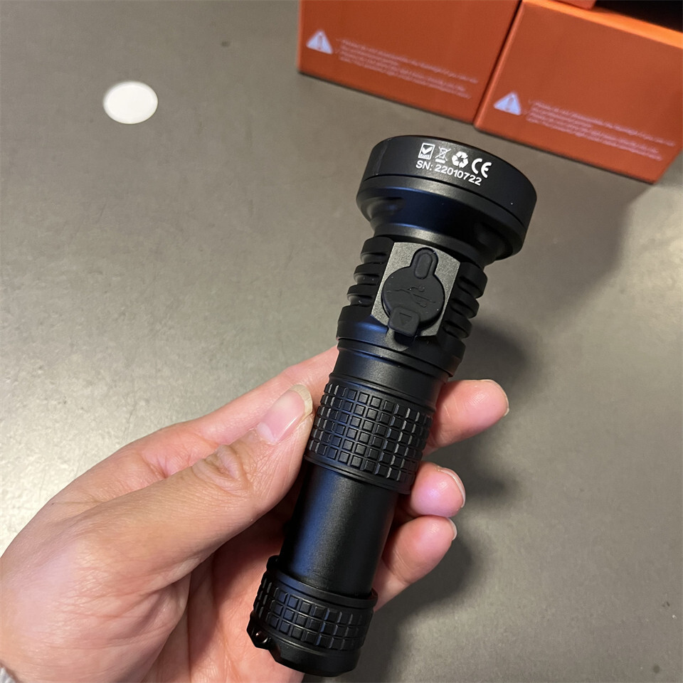 Mankerlight SFT40 LED 2000LM 600M USB C Rechargeable Flashlight TIR LENS Torch