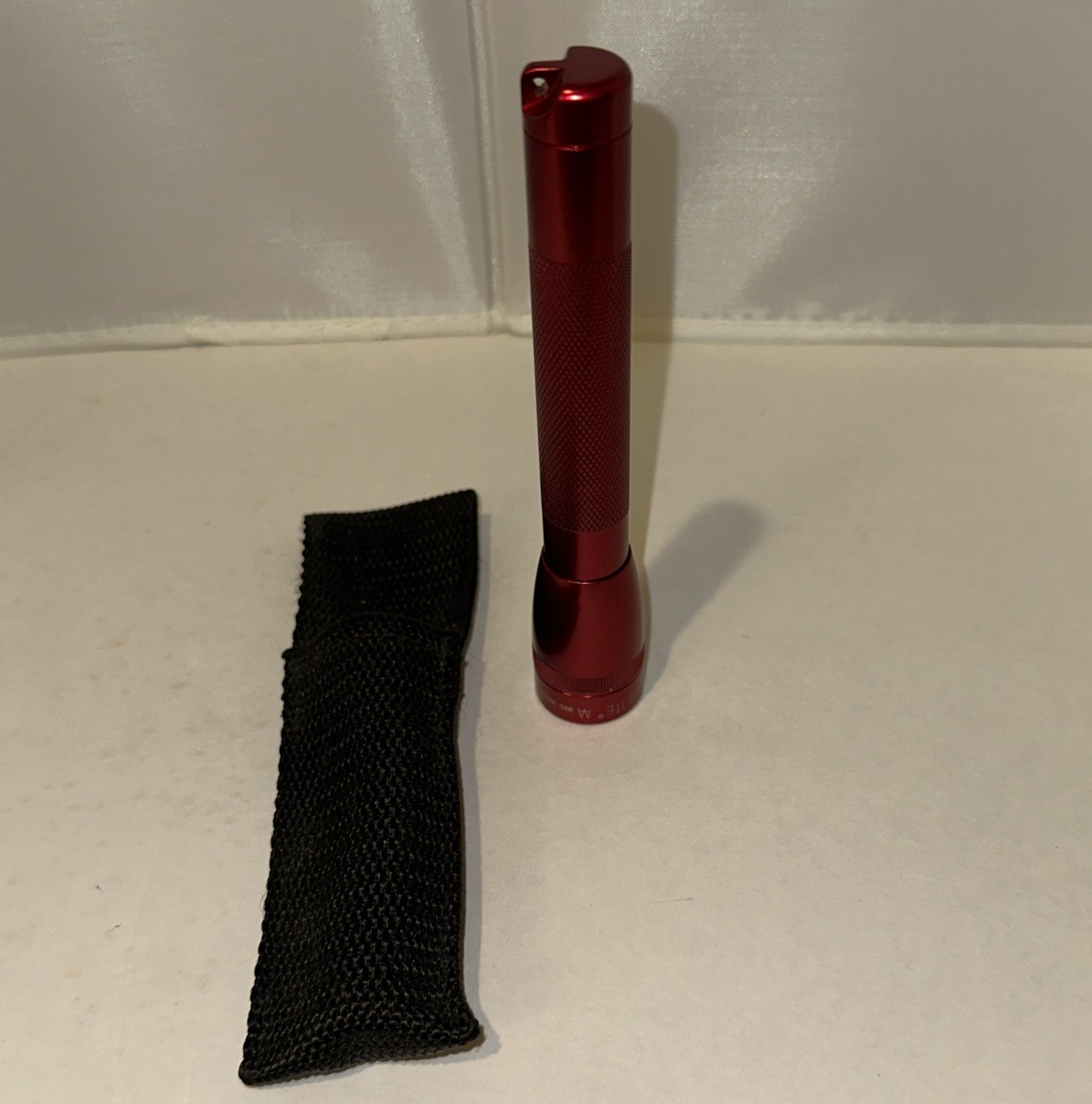 Mini Maglite Flashlight Red Aluminum Nylon Belt Holder USA- Great Condition