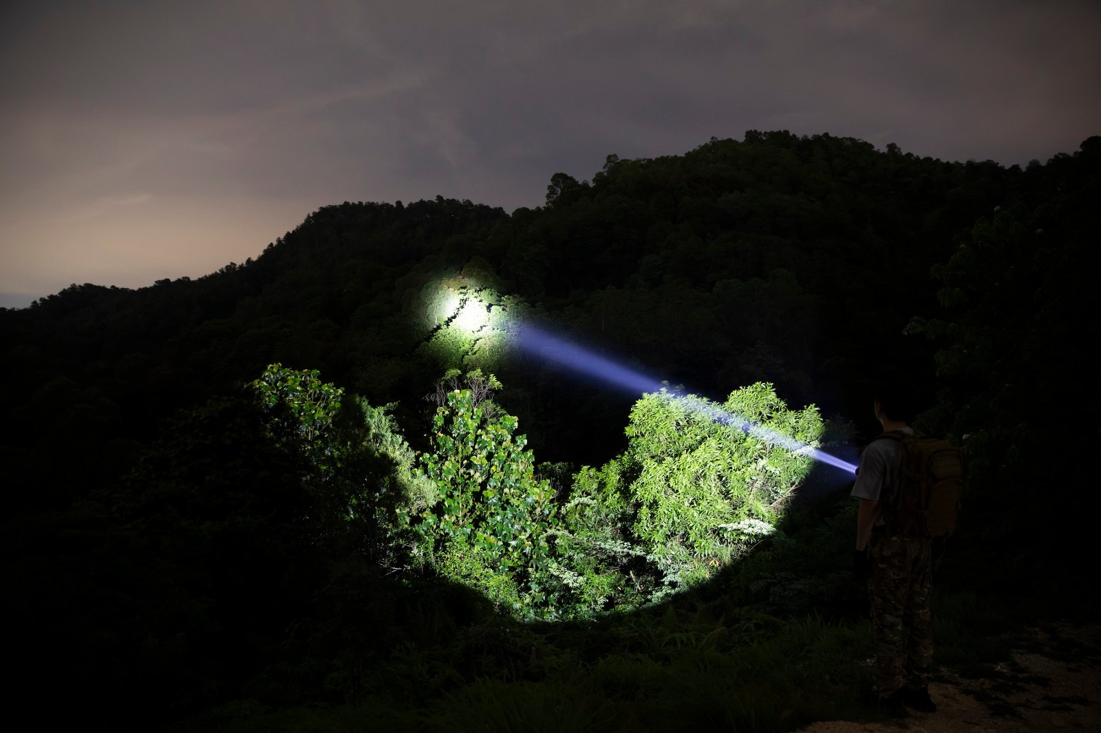 Olight Javelot Turbo 2 Digital Camouflage Premium Kit 1500 M Flashlight, 1800 Lu