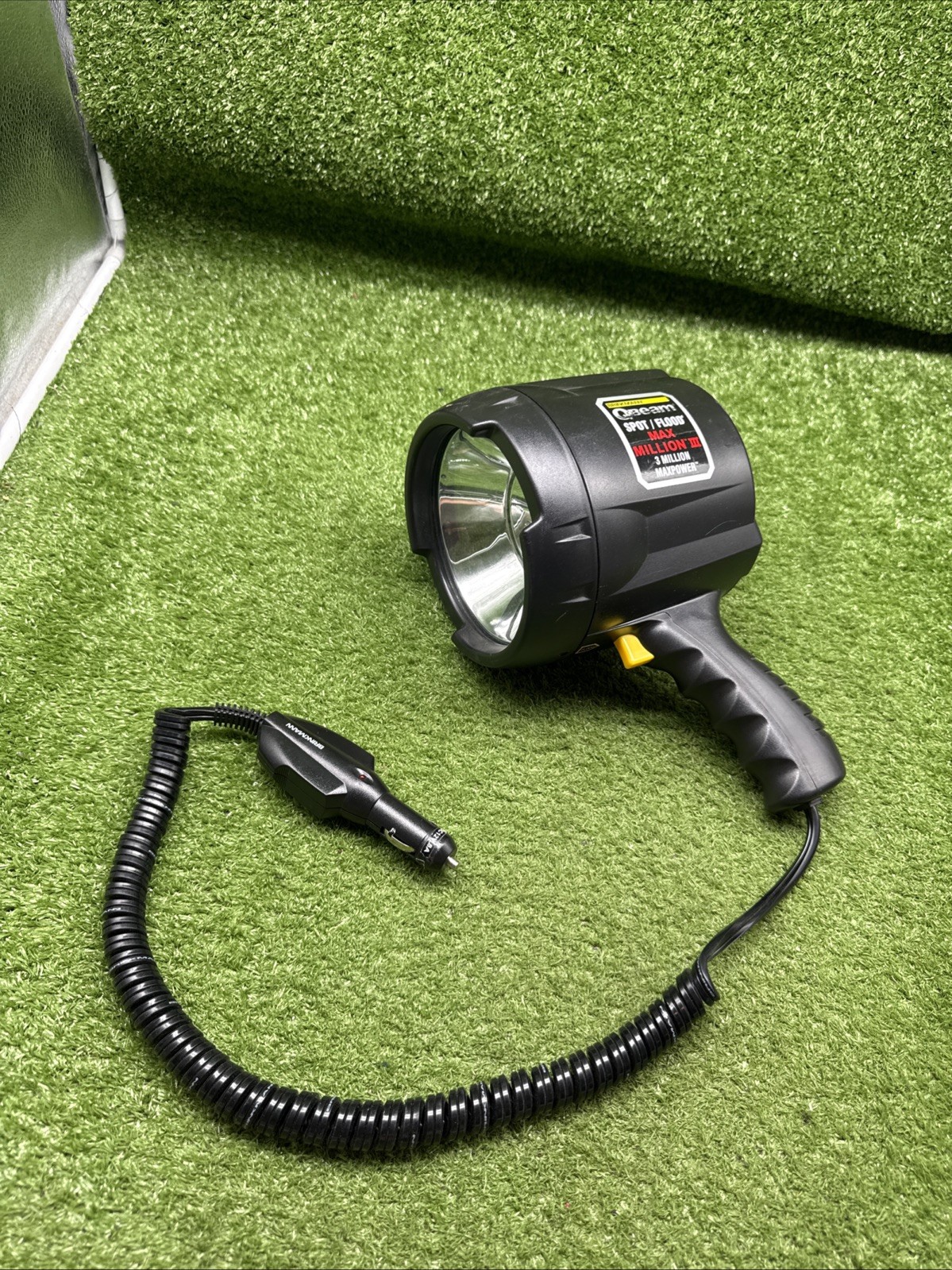 Brinkmann 800-2301-0 1200 Lumens Q-Beam Max Million III 12V DC Spotlight. 5
