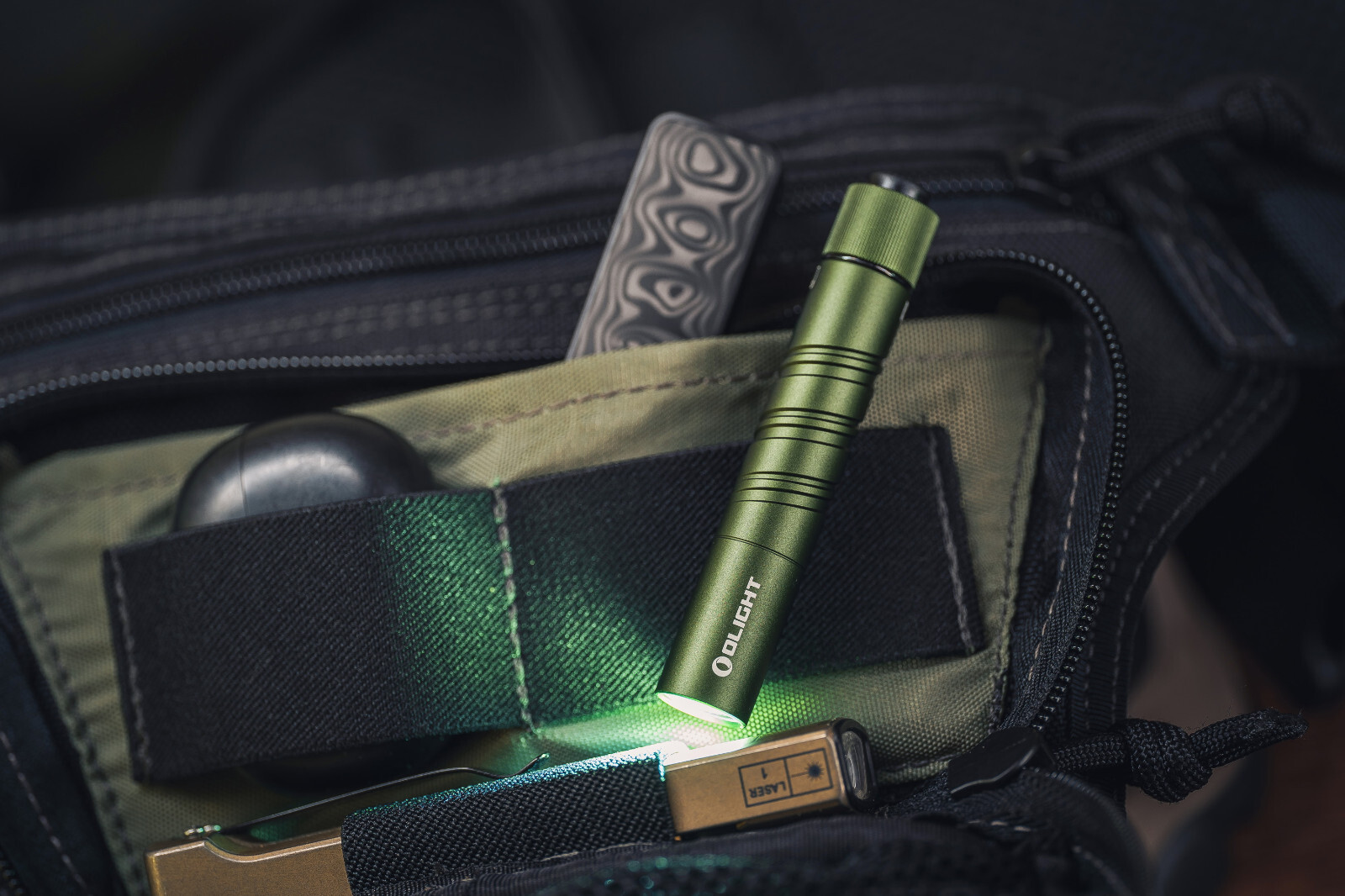 Olight I3T 2 EOS OD Green Dual-Output Tail Switch EDC Flashlight, 200/300 Lumens