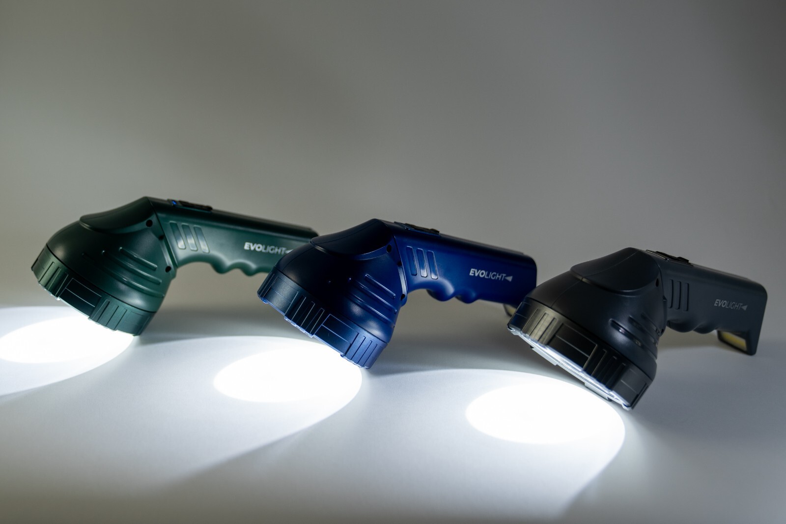 EVOLight – Rechargeable LED Flashlight with Built-in Power Bank – BLACK & GREEN