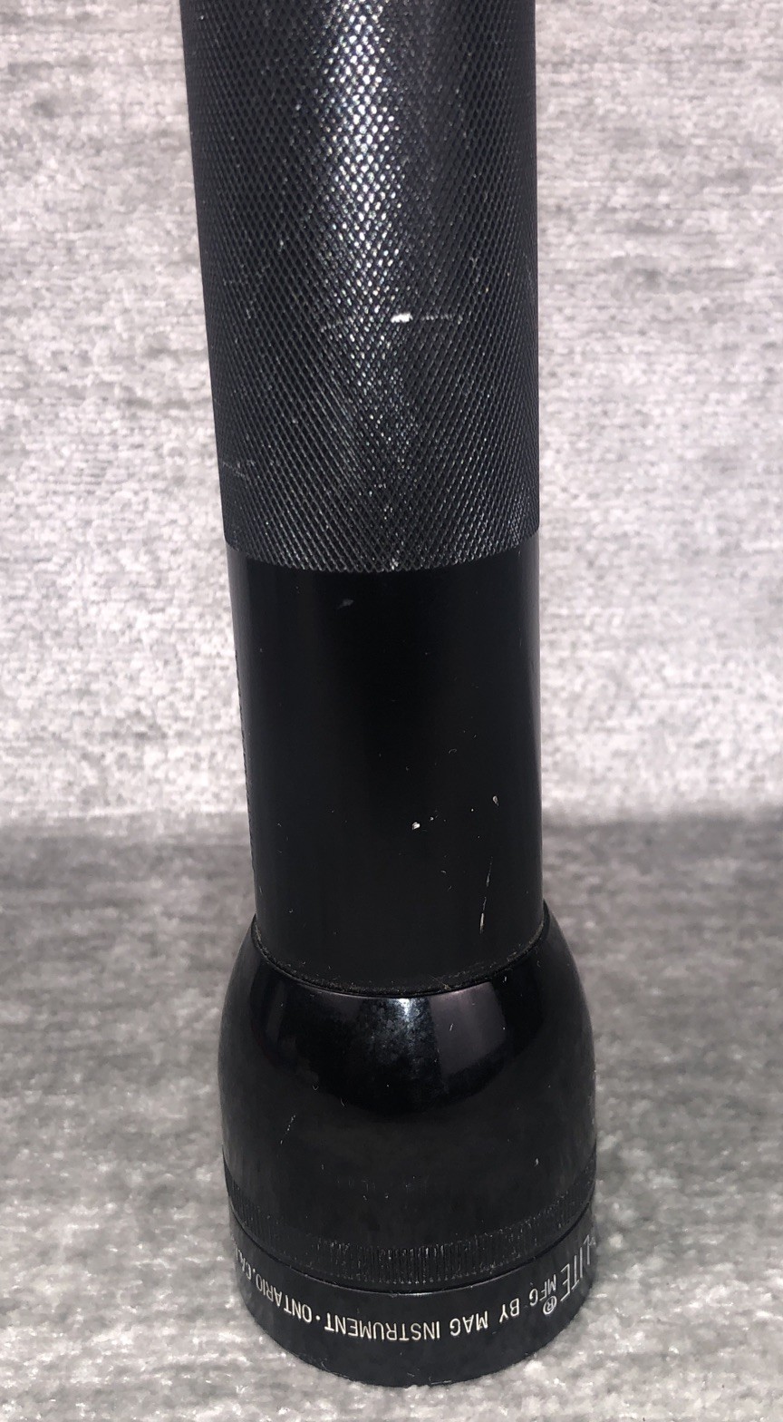 Vintage MAG-LITE Flash Light 12 1/2 Inch Metal 3D Cell Black Tested & Working