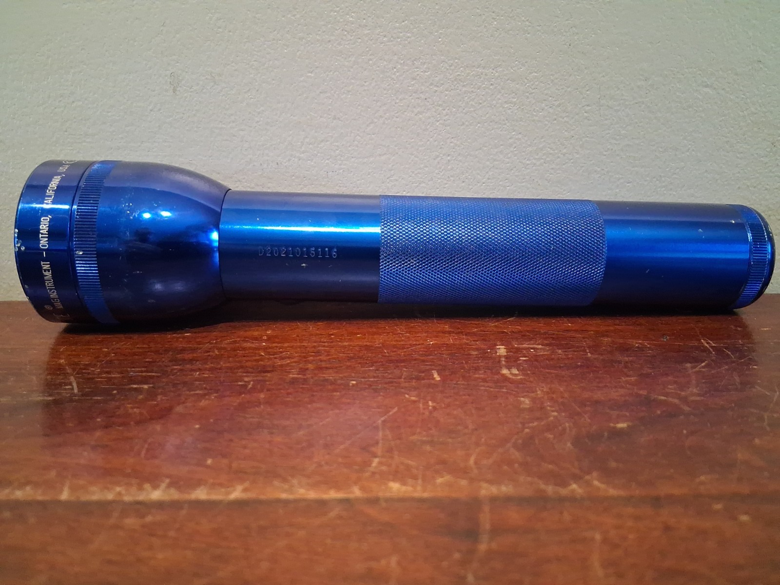 10″ MAG-LITE 2D Flashlight WORKING – Color Blue (10 Inch) MADE IN USA Used Cond.