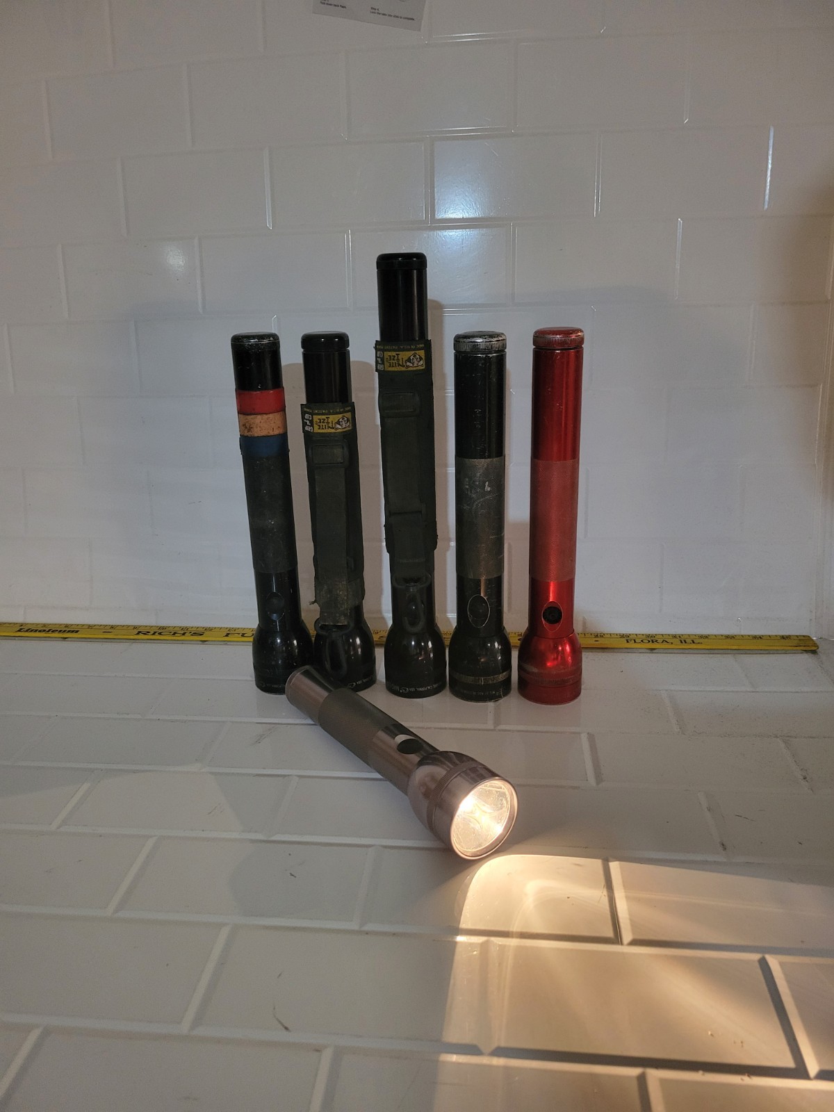 (Lot of 6) Mag Lite Lot Some Work Some Need Bulbs +accessories