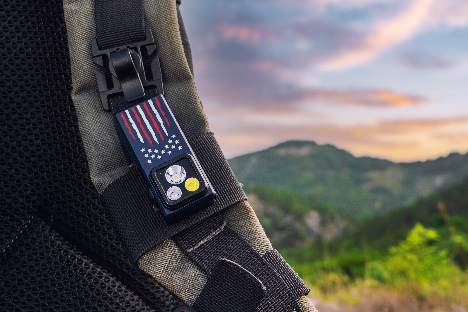 Olight Oclip Ultra Stars & Stripes Clip-On Light w/Oclip Headlamp Strap