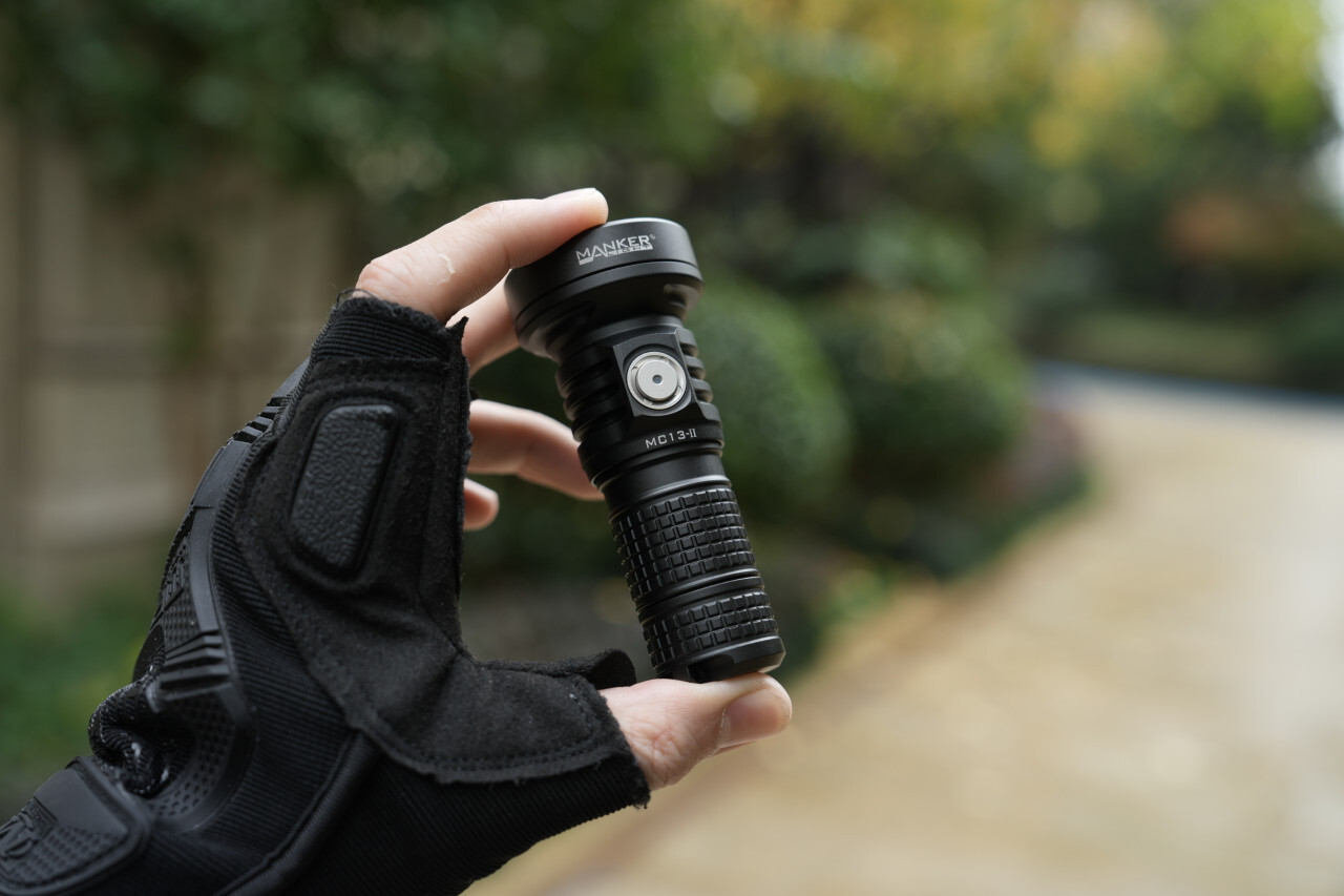 Mankerlight SFT40 LED 2000LM 600M USB C Rechargeable Flashlight TIR LENS Torch