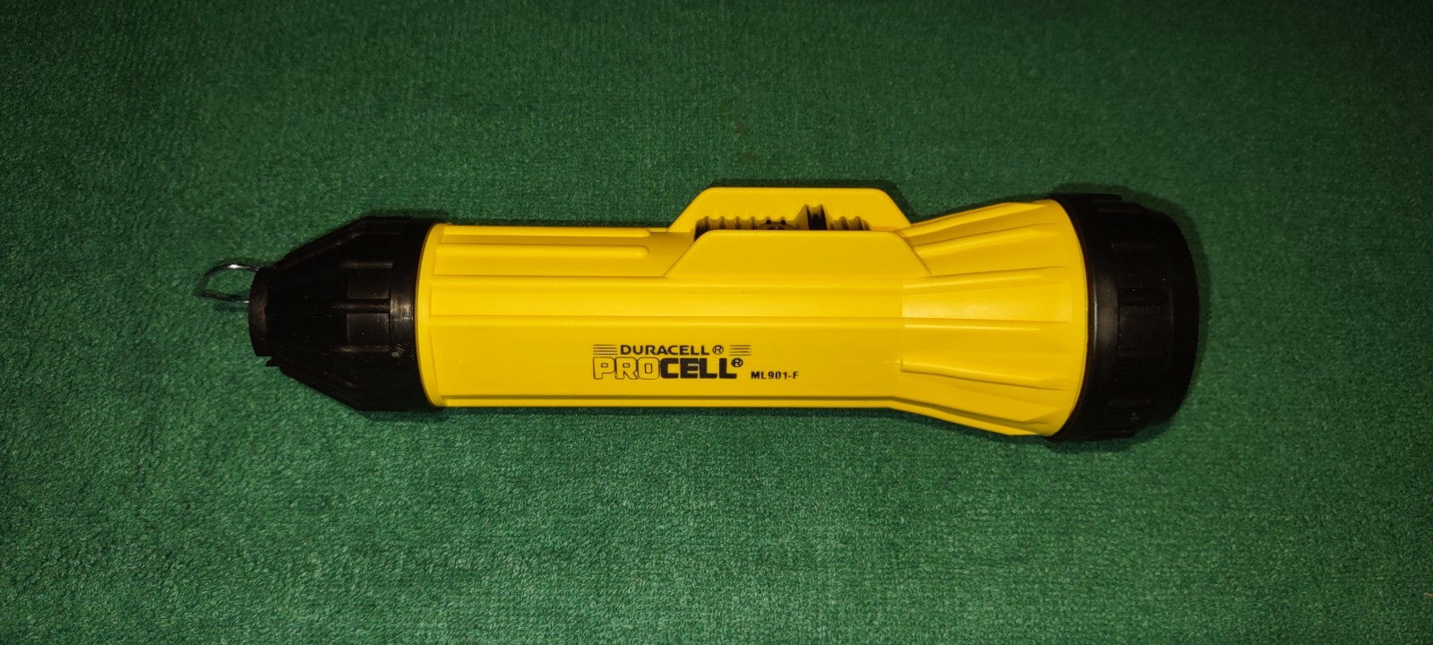 Duracell ProCell Plastic Outdoor Indoor Safety Flashlight NIB