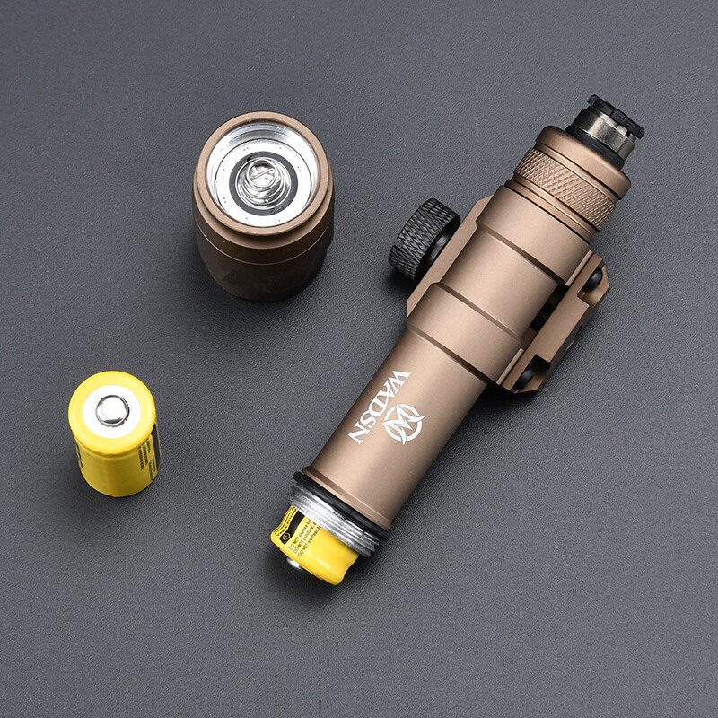 WADSN SF M300A M600C Flashlight Tactical Airsoft LED Search Light Fit 20mm Rail