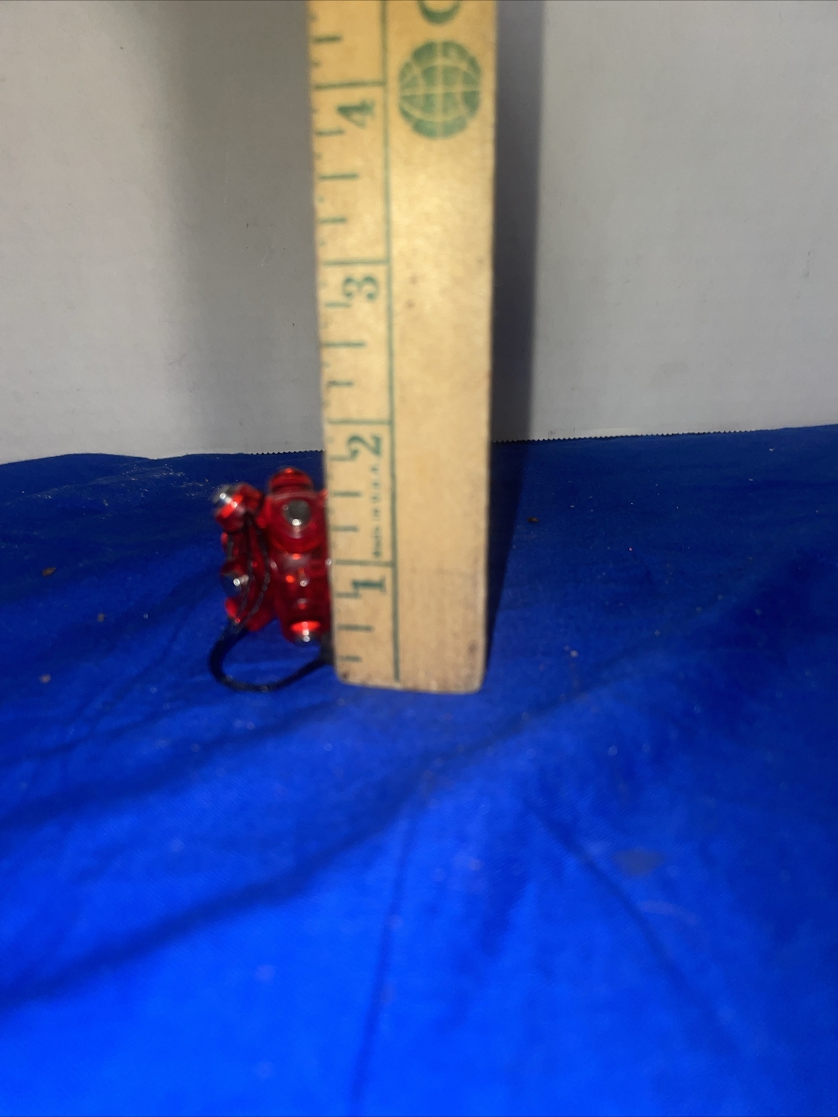 Striker 00105 Magnetic Light Mine 12 Spot Magnets 10 Lumens