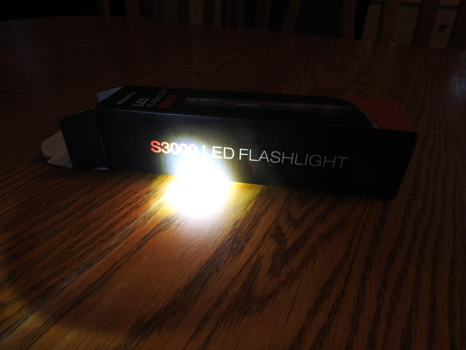 Water-Resistant LED Flashlight S3000 – 50000 Hour Runtime, Lightweight & Bright