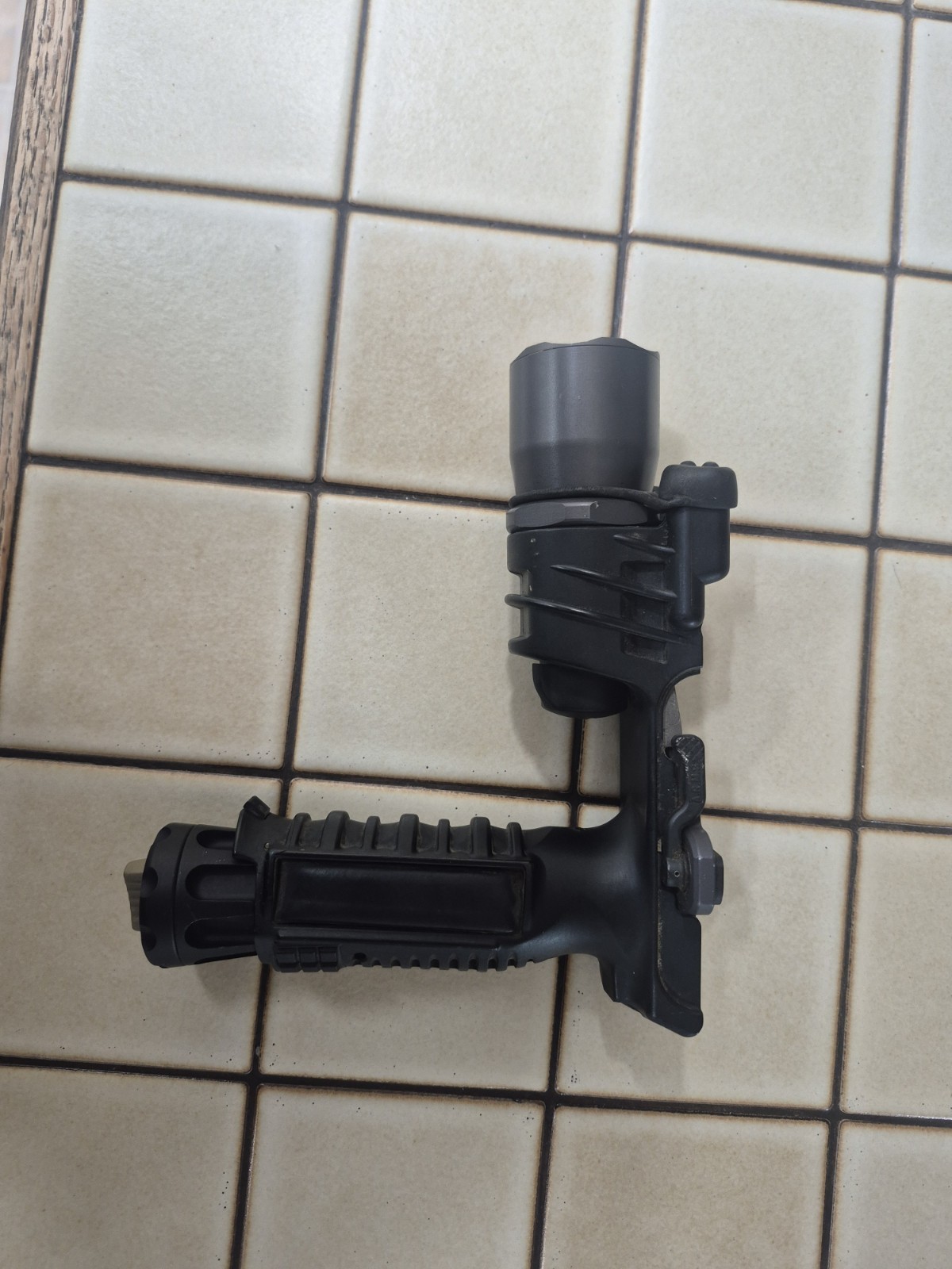 Surefire M900A Flashlight with Lever Mount