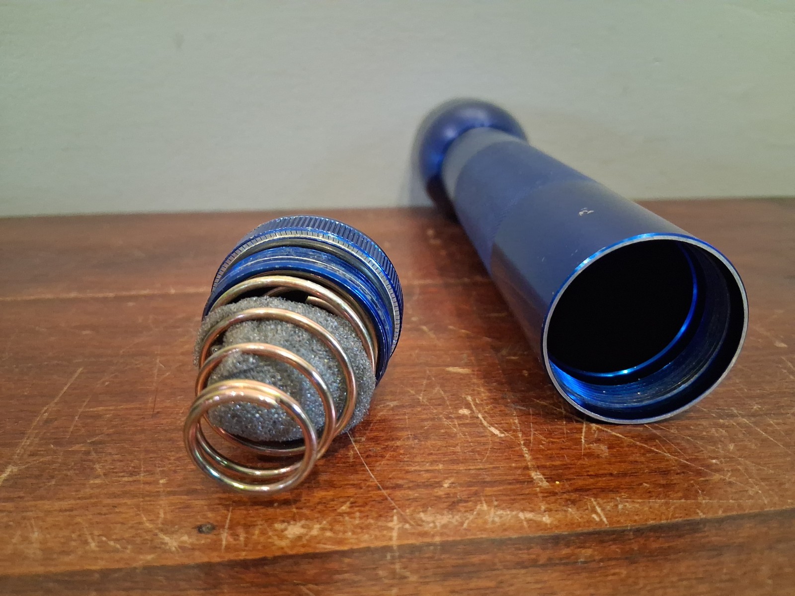 10″ MAG-LITE 2D Flashlight WORKING – Color Blue (10 Inch) MADE IN USA Used Cond.
