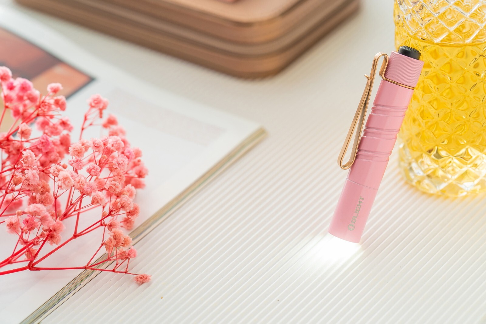 Olight I3T 2 EOS Sweet Pink Dual Output Tail Switch Flashlight, 200 or 300L