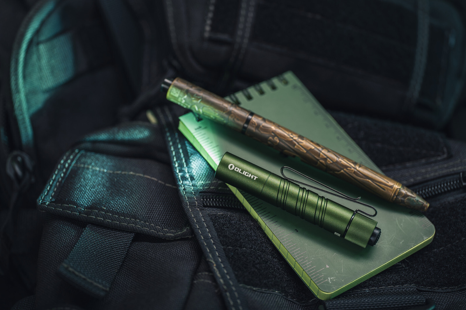 Olight I3T 2 EOS OD Green Dual-Output Tail Switch EDC Flashlight, 200/300 Lumens